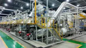 Avioanele ar putea fi alimentate cu un combustibil obținut din plastic. Cum va funcționa noua instalație industrială pentru SAF