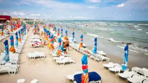 Cât costă o vacanță la mare în luna septembrie? Unde găsesc turiștii cele mai mici tarife
