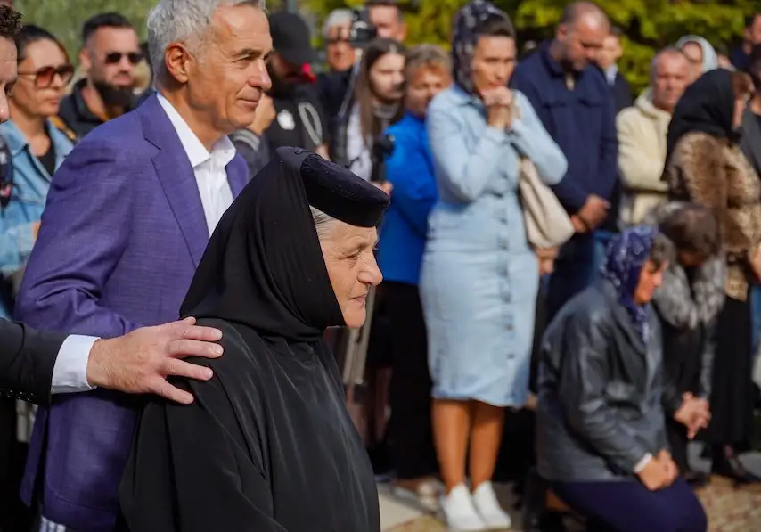 Maica Mina și Călin Georgescu
