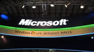 Microsoft impune reguli pentru viitoarele modele AI. Ce nu vor avea voie să facă sistemele de inteligență artificială