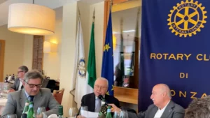 Are 101 ani și încă merge zilnic la birou. Povestea bărbatului care conduce o companie de 245 de milioane de euro