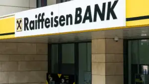 Raiffeisen Bank, acuzată că a facilitat tranzacții de peste 1 miliard de dolari pentru Rusia. Acțiunile au scăzut cu până la 9%