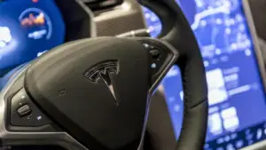 Tesla prezintă noul Roadster pe 1 octombrie. Modelul sport electric a fost amânat ani la rând