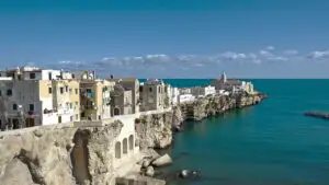 Paradisul italian care ascunde o problemă neașteptată: Locuitorii, dați afară pentru turiști