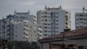 Reguli la bloc, 2026. Greșeala care poate atrage amenzi de 2.500 de lei! Nu face așa ceva, dacă stai la bloc