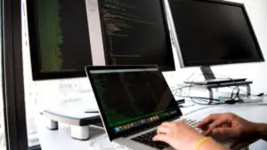 Micul computer care te-a surprins mereu cu cât de multe poate face
