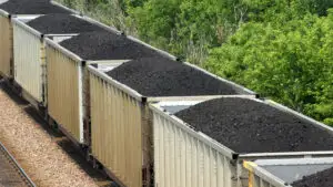 Cărbunele revine în forță. Cererea mondială atinge un nivel record în 2026