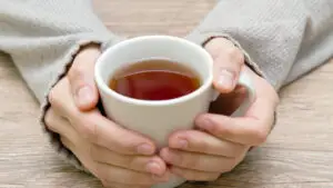 TOP 5 ceaiuri care pot ameliora simptomele de răceală și gripă. Ceaiul care poate calma tusea și nasul înfundat