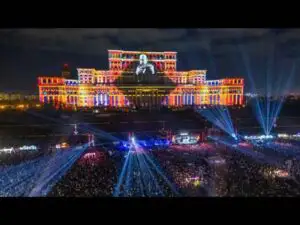 Spectacol uriaș de lumini pe Palatul Parlamentului. Concerte, proiecții spectaculoase și un moment special pentru Nadia Comăneci. Programul anunțat