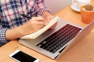 Viața de student în București în 2026. Cât costă lunar chiria, mâncarea și facturile