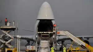 Transportul aerian de mărfuri a crescut cu 11,6%. Aeroportul care domină activitatea cargo din România