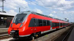 Tinerii de 18 ani pot călători gratuit prin Europa cu trenul. Peste 1.700 de permise sunt disponibile pentru România