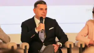 România trebuie să transforme economiile în investiții pentru a-și consolida economia. Alexandru Petrescu (ASF): Prioritate strategică