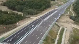 Autostrada Sibiu-Pitești: Lotul 4 va fi deschis circulației în noiembrie. Loturile 2 și 3 sunt afectate de blocajul acordului de mediu
