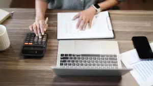 Vrei să afli ce pensie ai putea primi? Unde poți verifica anii de cotizare și informațiile oficiale