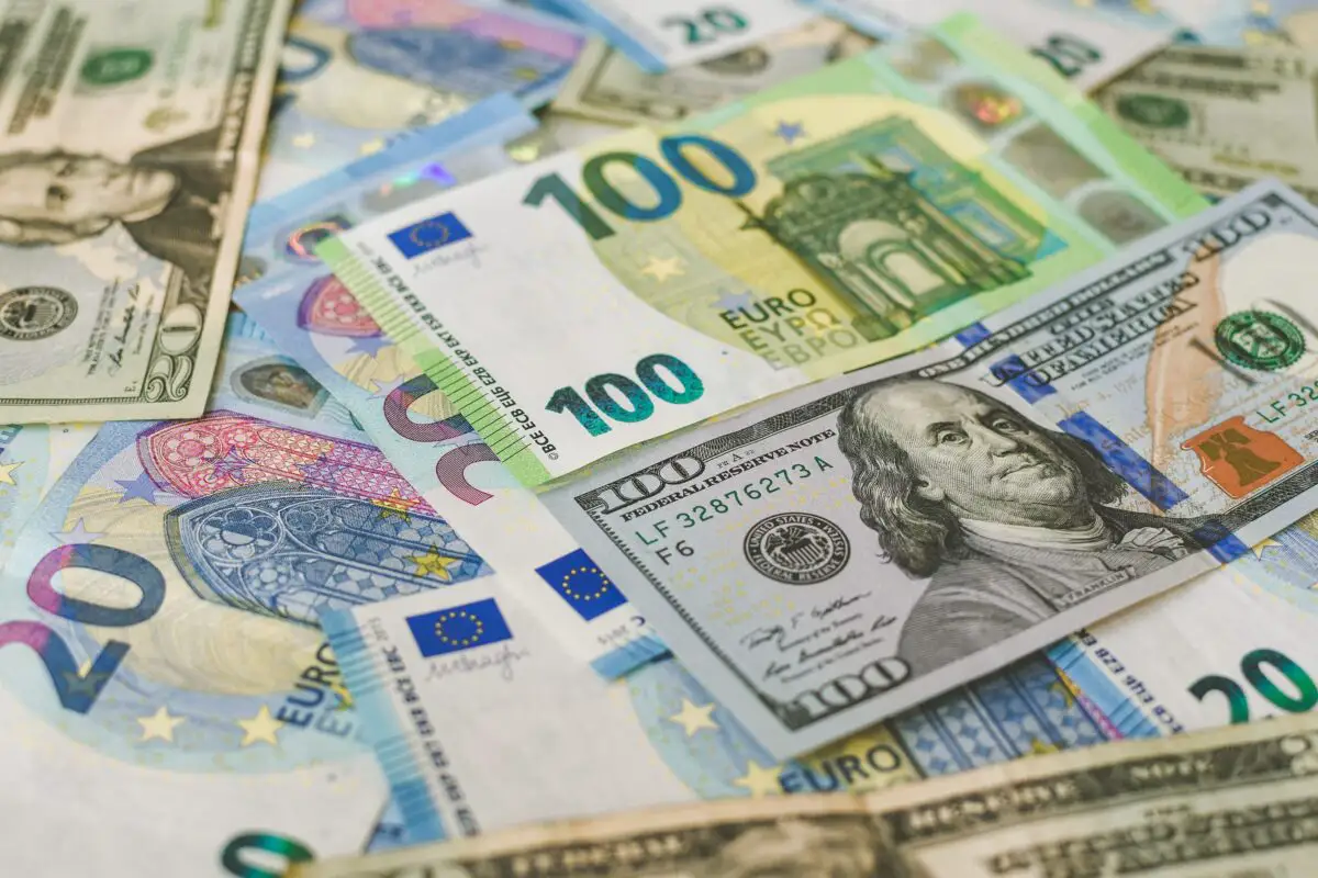 Euro Dolari