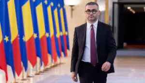 Ajutor înainte de Crăciun pentru românii cu pensii sub 3.000 de lei. Florin Manole: Un pansament insuficient