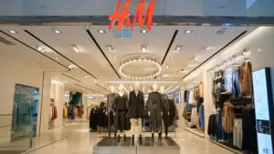 H&M intră pe piața second-hand din România. Sellpy și-a lansat site-ul local