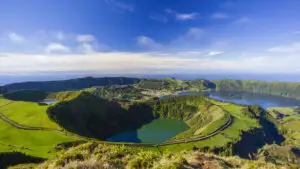 Lovitură pentru „Hawaii-ul Europei”. Peste 100.000 de turiști au dispărut în doar câteva luni