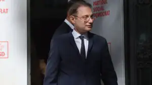 Luca Niculescu ia în calcul toate variantele pentru viitorul Guvern. România ar putea avea un Executiv tehnocrat, politic sau hibrid. Toate opțiunile sunt pe masă