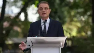 Luca Niculescu, consultări și cu PNL: Avem termene care vin rapid peste noi. Bolojan: PNL va intra in opoziție dacă PSD va fi în Guvern