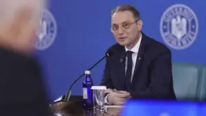 Se indexează pensiile și apar taxe noi în România? Răspunsurile premierului Luca Niculescu după prima ședință de Guvern