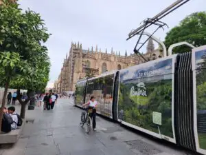 România își extinde promovarea pe piața spaniolă prin campania outdoor din Sevilia. Irineu Darău: „Este nevoie să fim prezenți pe piețele externe”