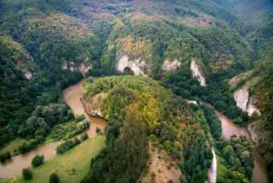 Un loc spectaculos din Bihor primește un nou statut. Pădurea Craiului, pe lista destinațiilor ecoturistice