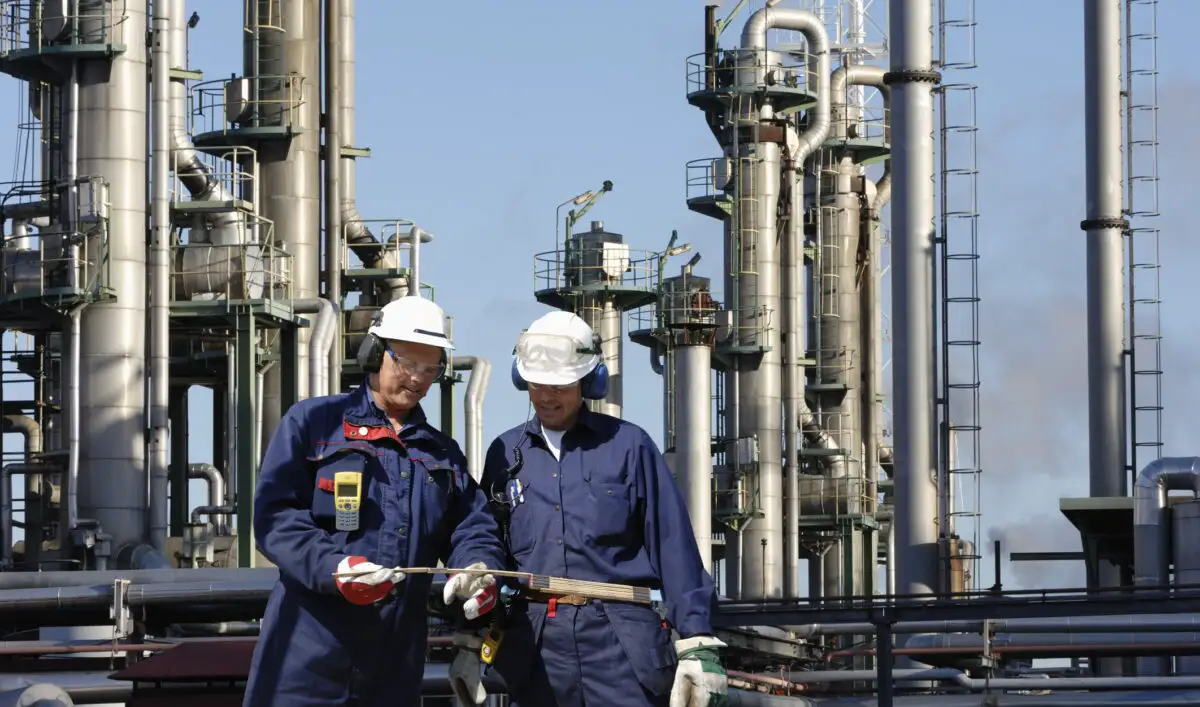 UE pregătește o taxă pe profiturile excepționale ale companiilor petroliere. Prețurile la gaze ar putea rămâne ridicate până în 2028