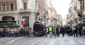 Italia fierbe! Mii de manifestanți au umplut străzile. Ciocniri cu forțele de ordine în mai multe orașe