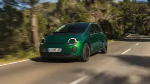 Renault Twingo E-Tech electric poate fi comandat în România. Cât costă noua mașină electrică și ce dotări oferă