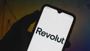 Revolut, noul gigant al Europei. A ajuns să valoreze 115 miliarde de dolari și amenință marile bănci
