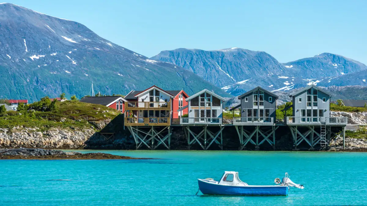 Vedere din insula norvegiană Sommarøy