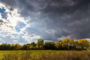 Prognoza ANM pentru finalul lunii octombrie și începutul lui noiembrie. Ce se întâmplă cu temperaturile și precipitațiile