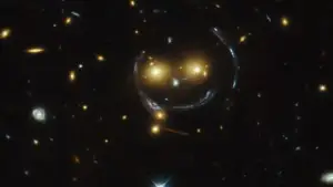 Cosmosul a zâmbit pentru telescopul Hubble. Ce a surprins NASA la 4,5 miliarde de ani-lumină de Pământ