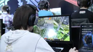 Copiii, în pericol pe platformele de jocuri. Australia acuză Steam, Roblox, Fortnite și Minecraft de lacune de siguranță