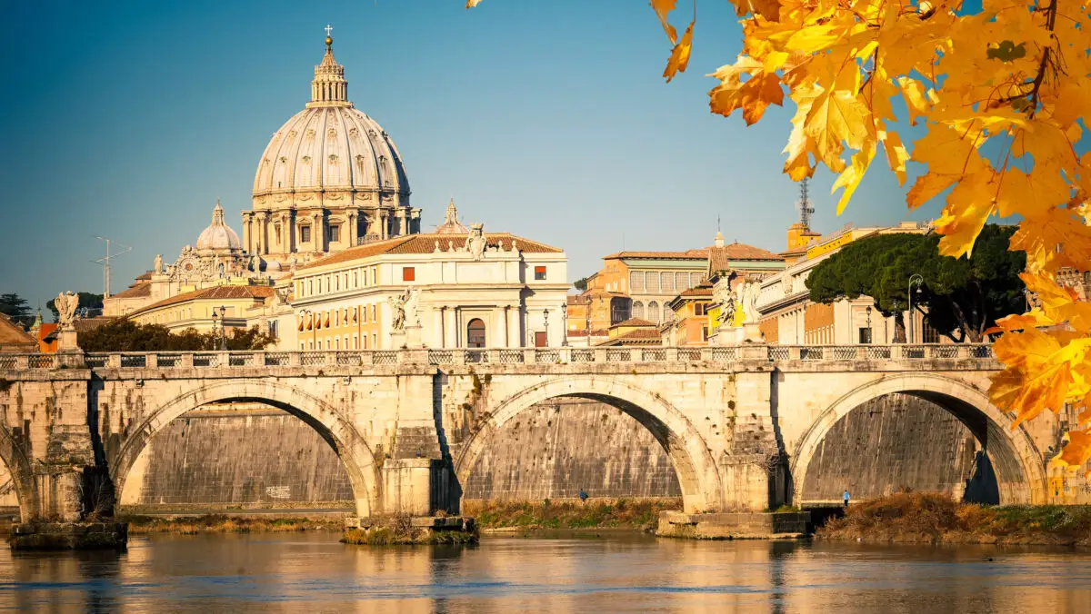 Roma schimbă regulile pentru turiști: ce restricții pregătește primăria? De ce refuză taxa de 5 euro ca în Veneția
