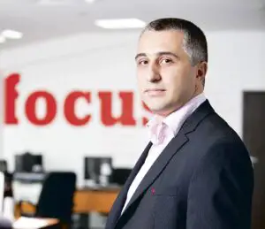 Cum le răspunde vicepreşedintele eMAG celor care afirmă că preţurile sunt crescute înainte de Black Friday