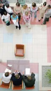 Zicala anului în HR: cine nu vrea angajaţi permanenţi să-şi închirieze