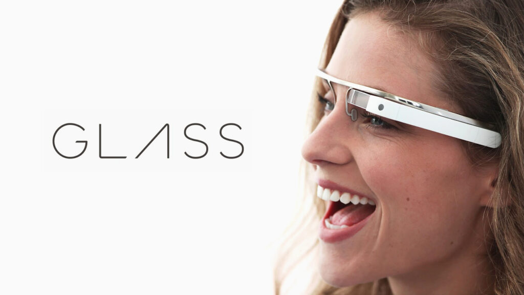 Ochelarii Google Glass ajung la tot mai mulţi utilizatori