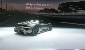 Porsche 918 Spyder: Supercar cu consum de compactă