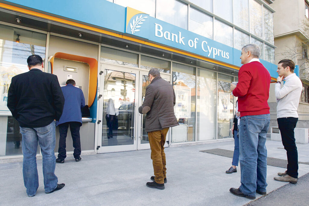 Săptămână de foc pentru clienţii băncilor cipriote din România