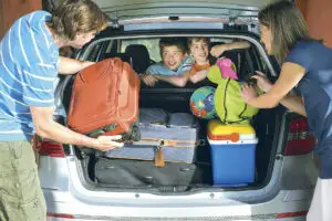 Cum îmi asigur maşina pentru vacanţă şi cine plăteşte daunele