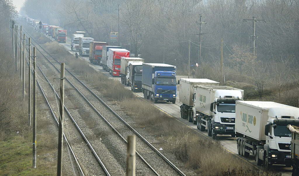 Coface: Un sfert dintre companiile din transporturi nu au desfăşurat nicio activitate în 2012