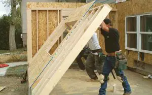 Construcții: Scăderi de peste 50% la clădirile rezidențiale