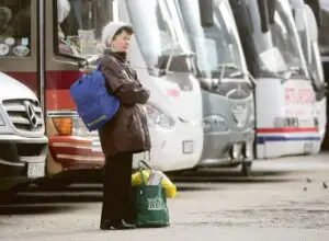 Imigranții trimit mai puțini bani acasă