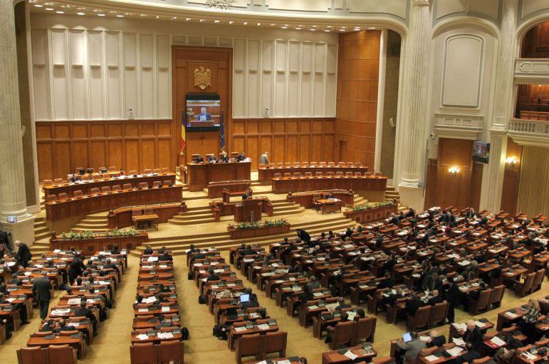 Parlamentul se reuneşte la ora 17.00 pentru a vota suspendarea preşedintelui