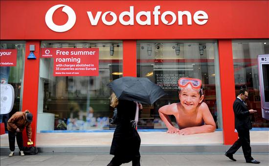 Abonaţii Vodafone au noi extraopţiuni pentru convorbirile în Spania şi Ungaria