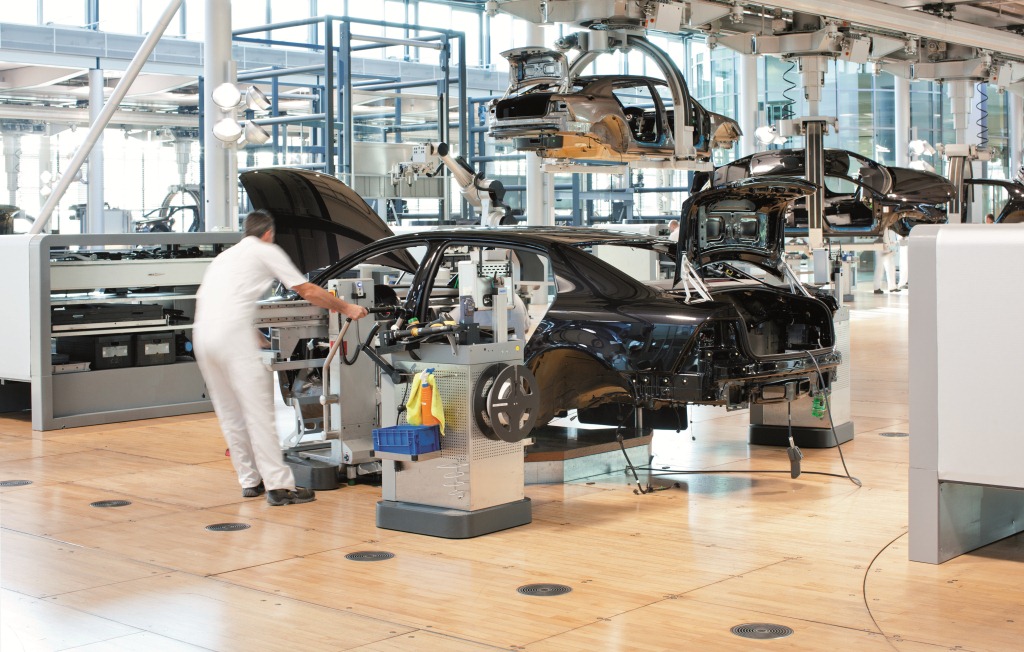 Cel mai mare producător auto european investește un miliard de euro într-o nouă fabrică