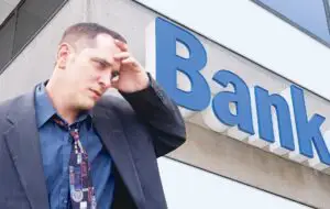 Un bancher din zece pleacă acasă